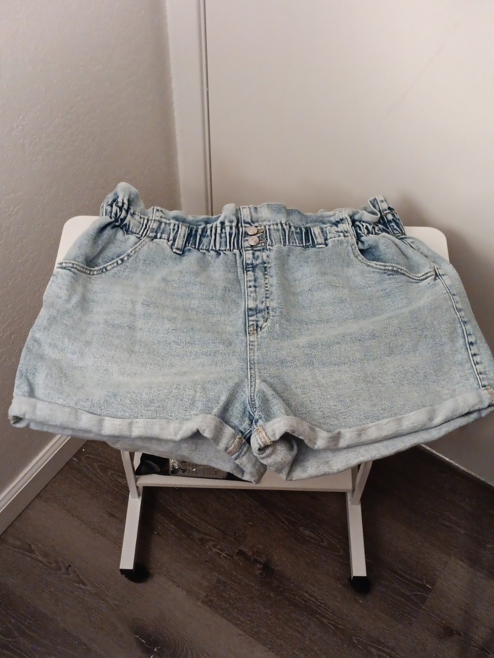 wild fable Preloved Light Acid Wash Paperbag Waist Denim Shorts